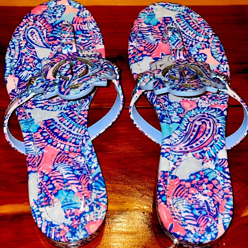 Crown & Ivy Sandals